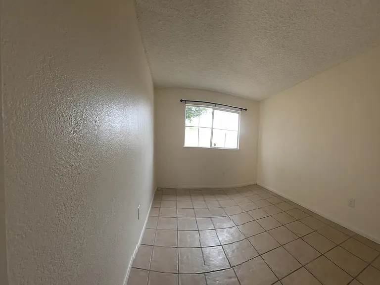 17330 Wabash Ave — Photo 15