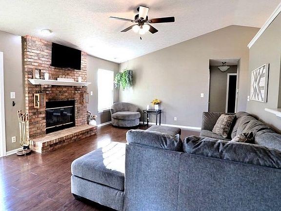 4th image of 3022 Bowfield Way