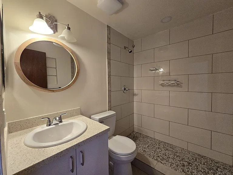 2412 Rosina St — Photo 21