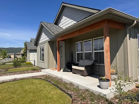 881 S Camas Ln — Photo 2