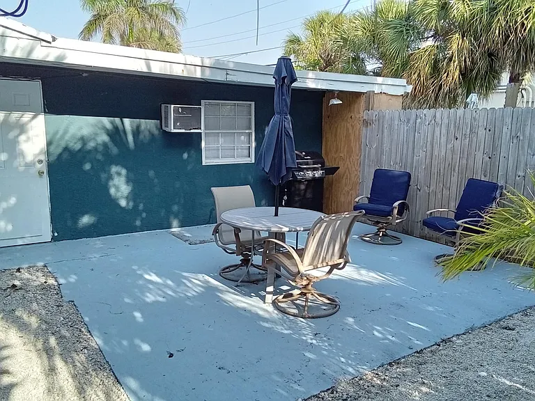 2575 SE 1st Ct — Photo 17