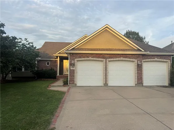 4383 SW Creekview Dr, Lees Summit, MO 64082