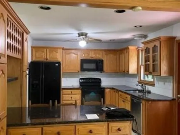 20 Wayne Dr, East Lyme, CT 06333