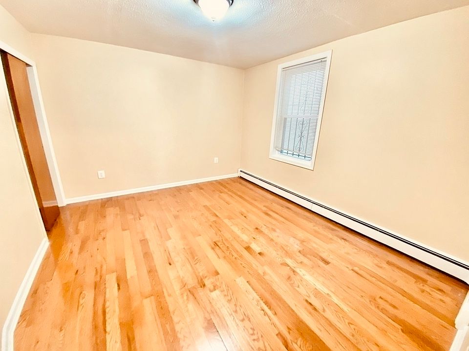 2nd image of 173 E 91st St #1N