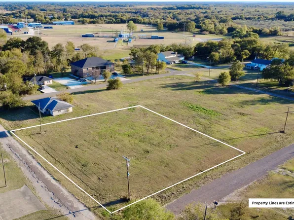 8 S Walton St #10, Blooming Grove, TX 76626