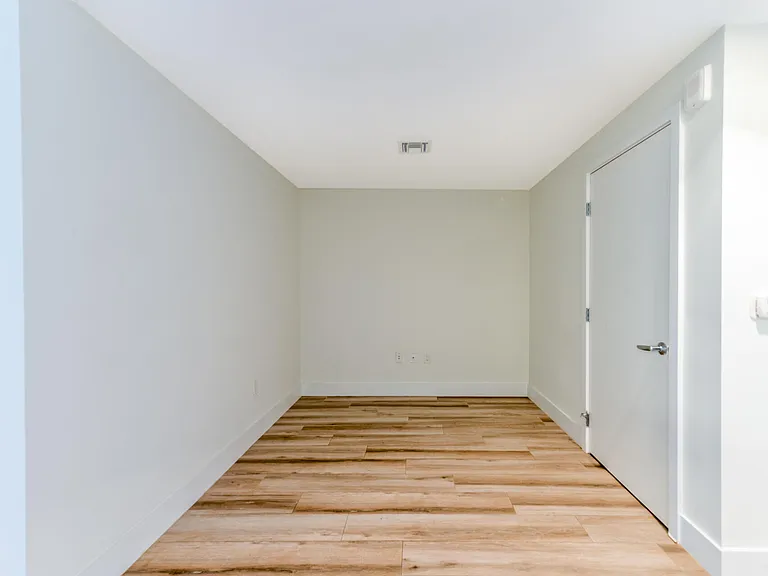 16385 Biscayne Blvd #2502 — Photo 13