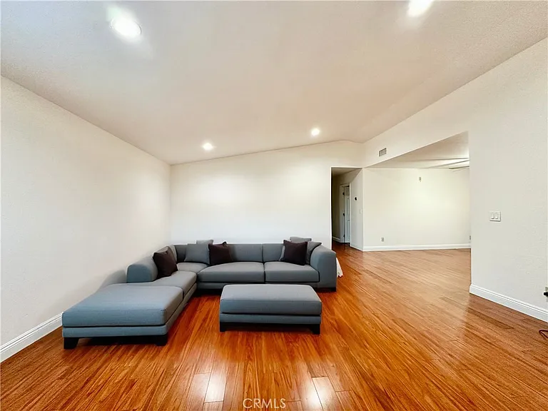 18113 Elaine Ave — Photo 4
