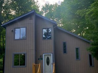 492 Country Place Dr, Tobyhanna, PA