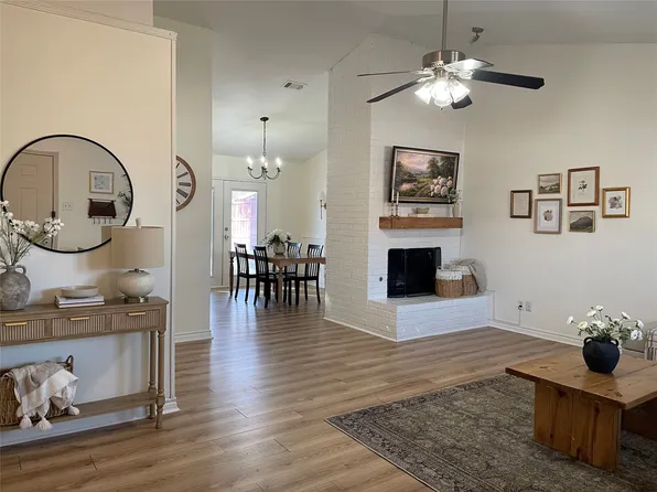 3801 Lofland Ln, Rowlett, TX 75088