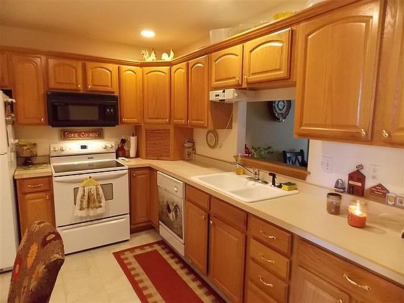 3rd image of 12-14 Micaela Ct