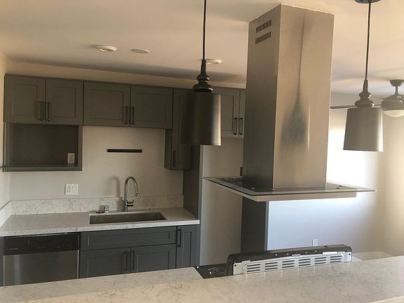 2nd image of 5118 De Longpre Ave APT 301