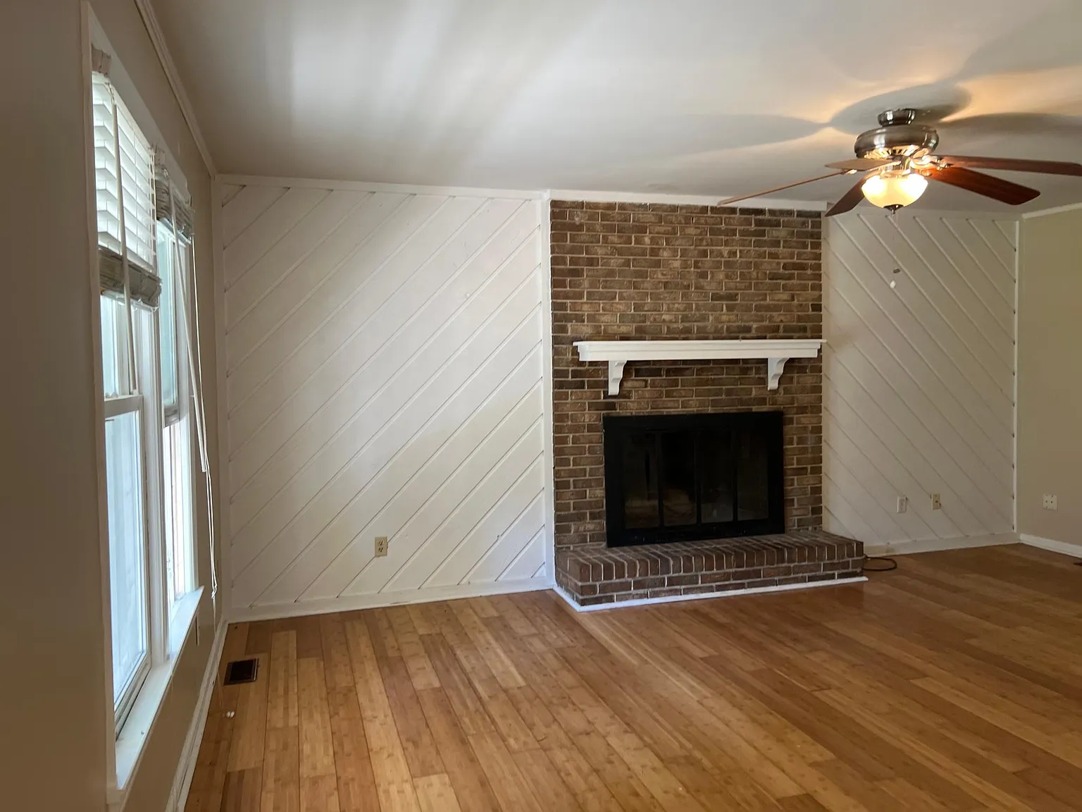 3 bed, 1266 sqft, $1,650 — Photo 2
