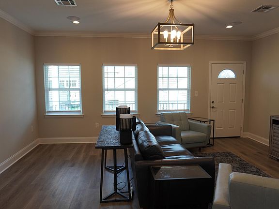 5th image of 2317 4th St #2317