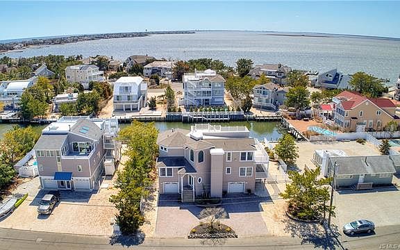 3rd image of 34 Panorama Dr