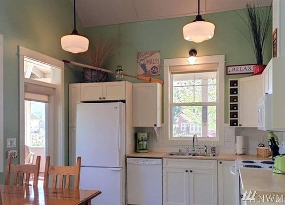 5th image of 100 Firerock Ln