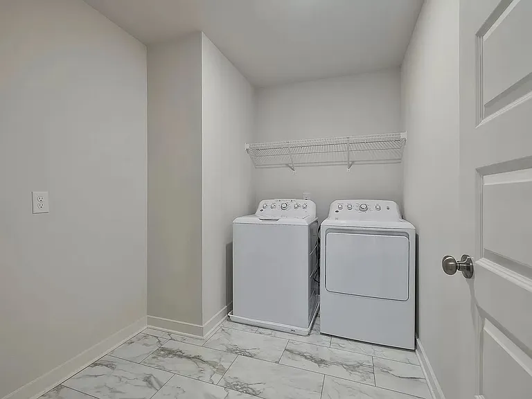 1030 Ewell Farm Cir — Photo 33