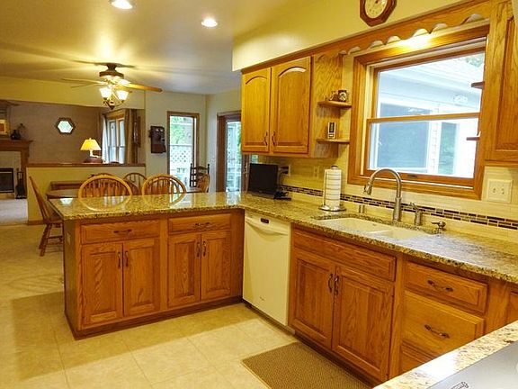 2nd image of 528 Fox River Hills Dr