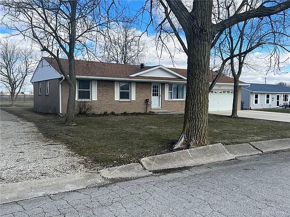 2nd image of 713 Lynwood Ct