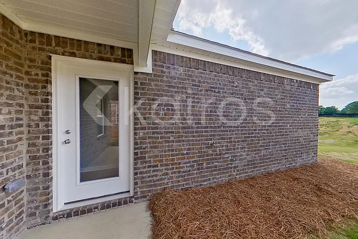 371 Angela St — Photo 17
