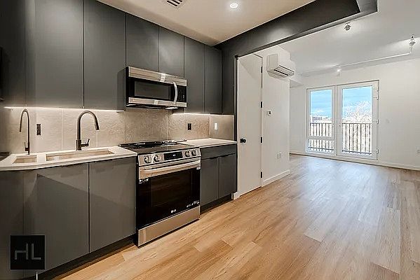 1st image of 931 Carroll St #812