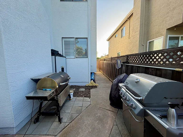 2205 Prestwick Dr — Photo 57