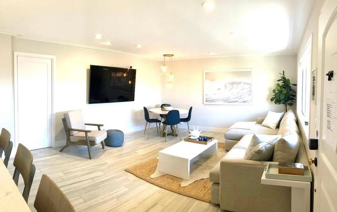 644 Manhattan Beach Blvd — Photo 4