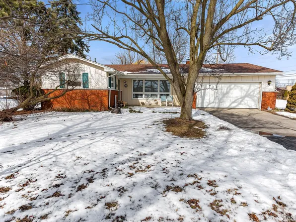 4945 Carleton Rockwood Rd, South Rockwood, MI 48179