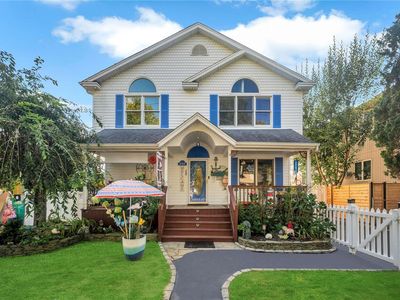 252 Granada Parkway, Lindenhurst, NY, 11757