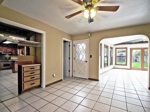 5th image of 26777 Pleasant Pl
