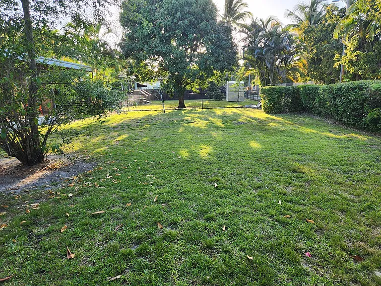 531 Oriole Ave — Photo 13