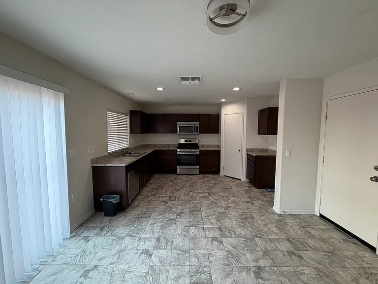 2309 Alejandro St — Photo 18