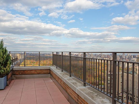 5th image of 235 W 56th St APT 35L
