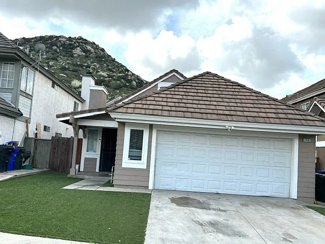 3 bed, 1300 sqft, $2,950 — Photo 1