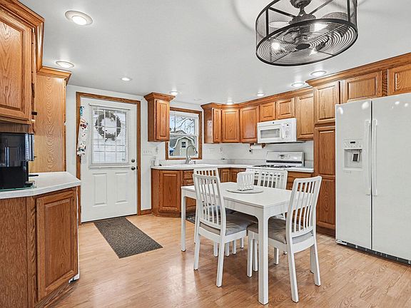 5th image of 828 N Werners Landing Dr