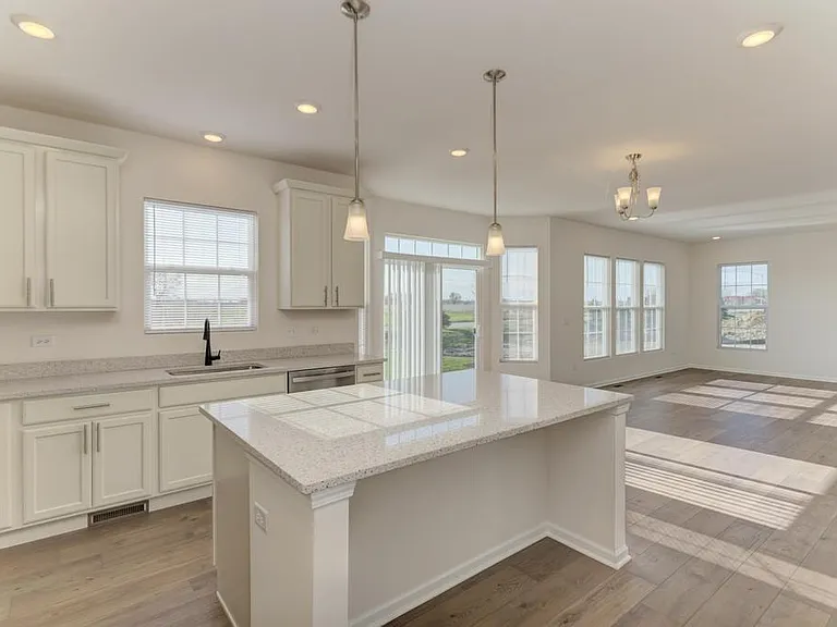 15303 S Sawgrass Cir — Photo 13