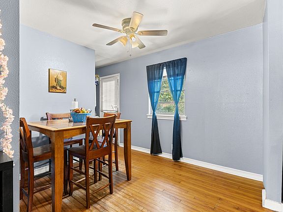 4th image of 301 W Ridgewood Dr