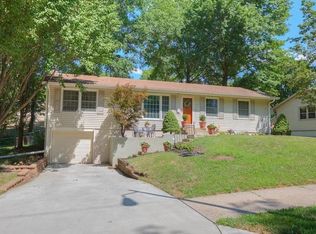 3620 NE 47th St, Kansas City, MO 64117
