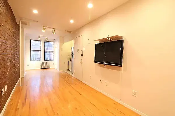 Rented by Oxford Property Group | media 8