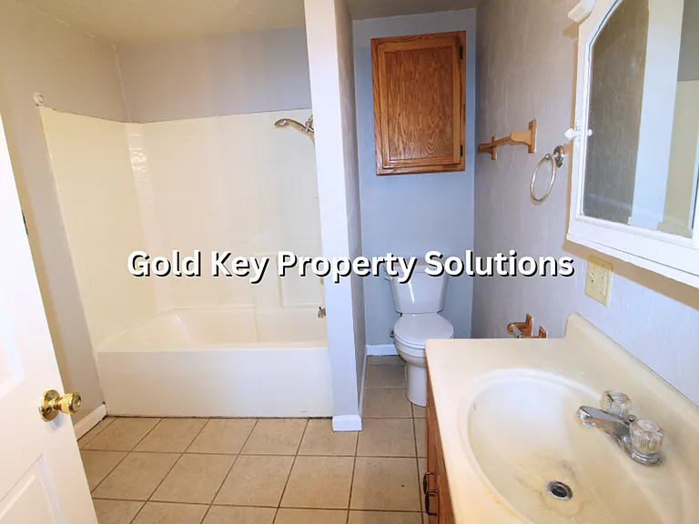 2419 Jackson St — Photo 19