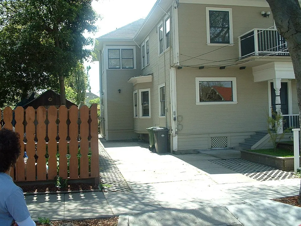 1844 Channing Way