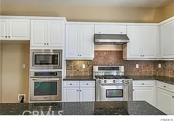 4 bed, 2.5 bath, 3356 sqft, $3,100 — Photo 3