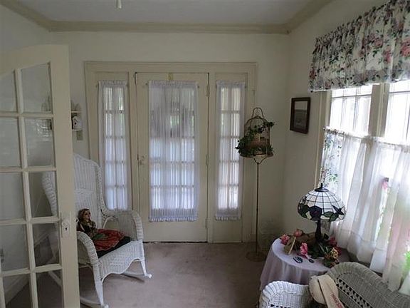 5th image of 916 Lincoln Ave
