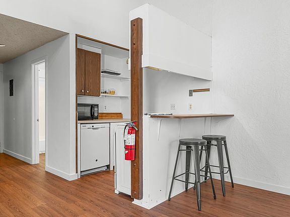 5th image of 1300 Regency Way #51