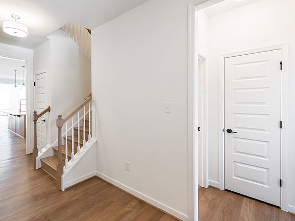 001 HHHunt Homes Meadow Entryway