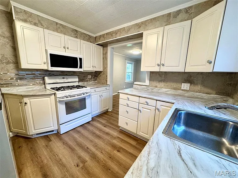 4720 Ruth St — Photo 20
