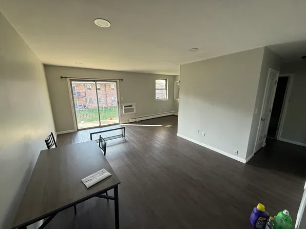 808 Garnet Dr, Burlington, NJ 08016