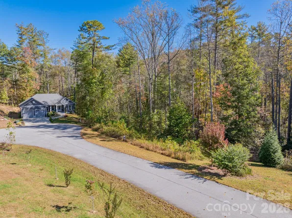 62 Crystal Cove Dr #4, Hendersonville, NC 28739