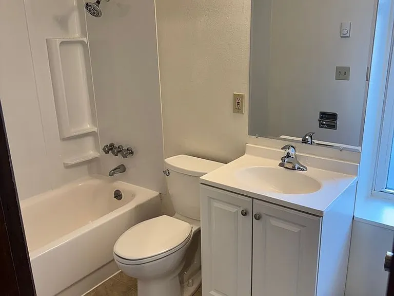 430 SW 7th St #1-15 — Photo 9