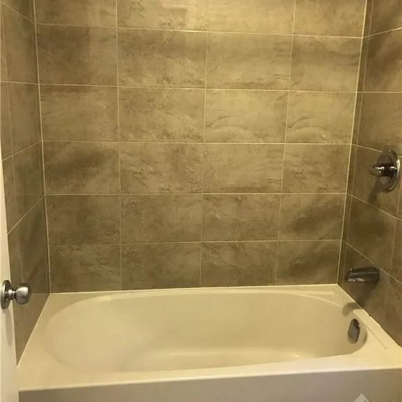 222 Fergus Cres — Photo 14