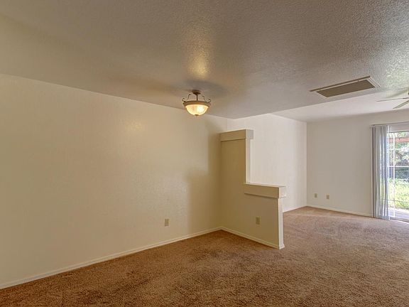 Dining Area_09122016